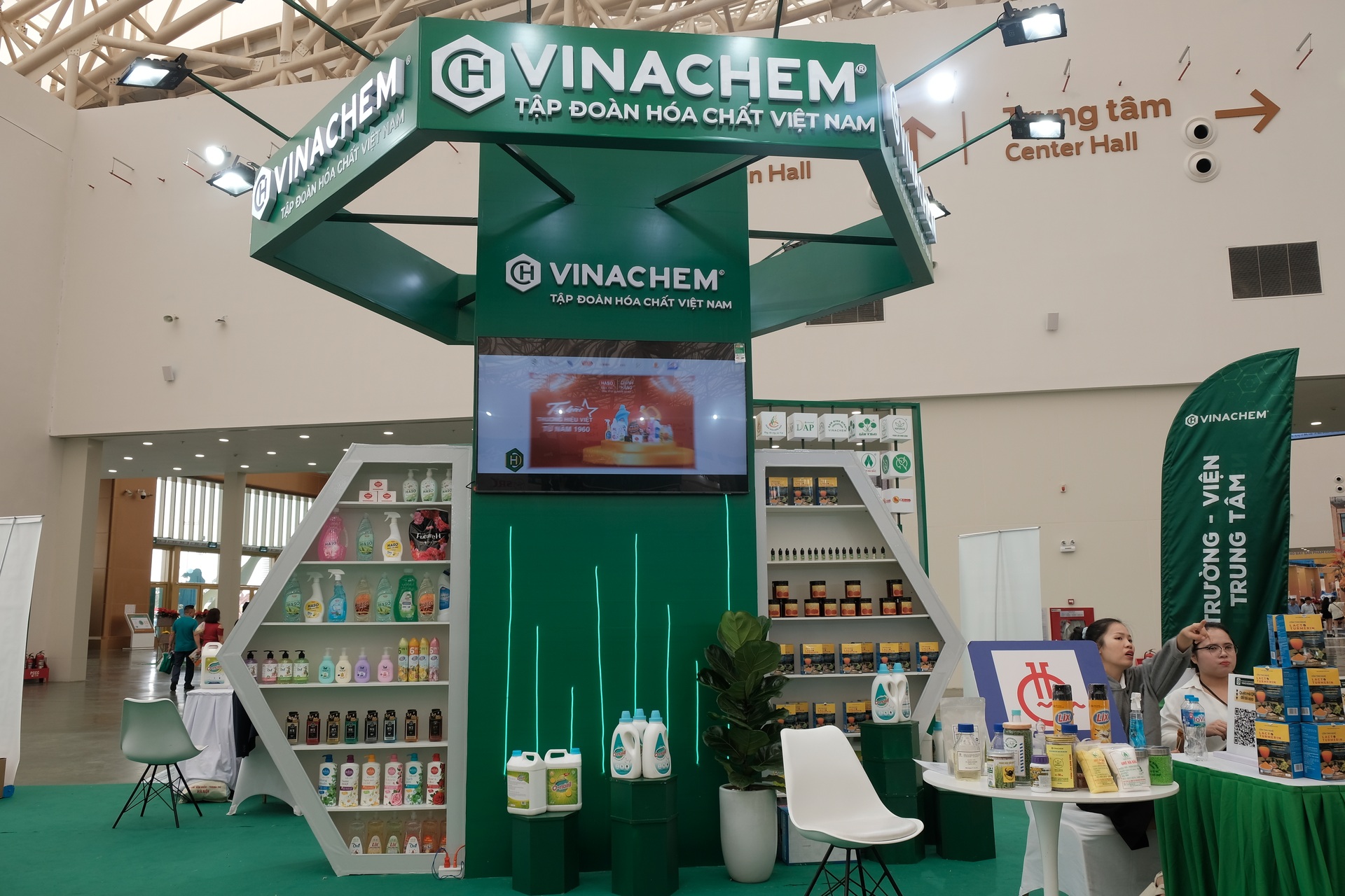 Các doanh nghiệp ông lớn mang gì đến Hội chợ Mùa Thu lần thứ nhất? - 14