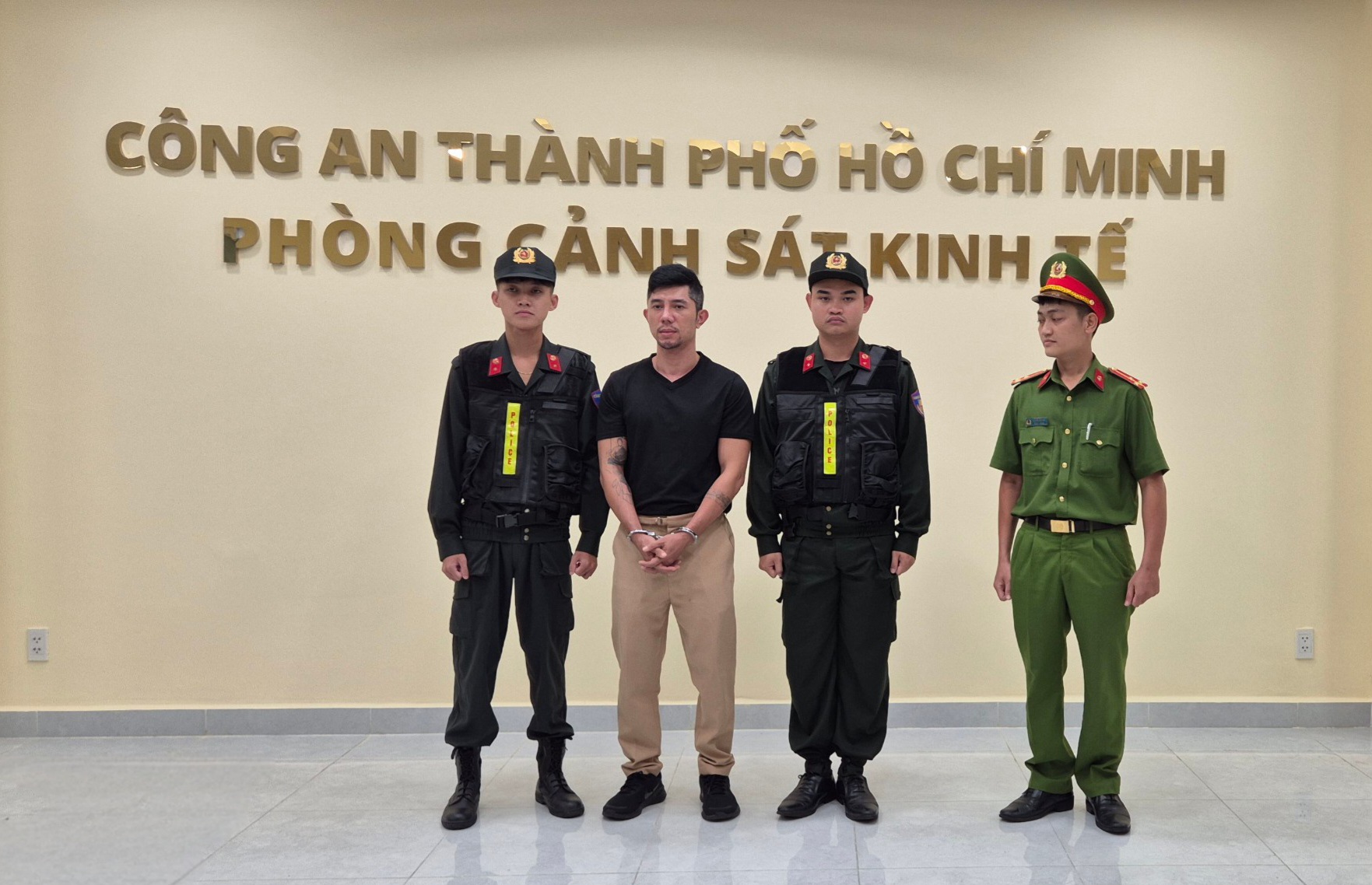 - Ảnh 1. - Ảnh 1.