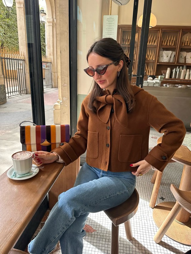 Áo khoác dáng ngắn, món đồ tôn dáng sành điệu nhất đường phố thu đông- Ảnh 7.