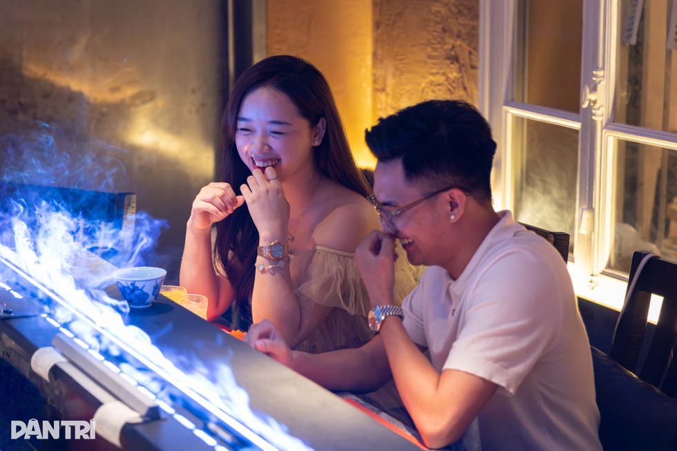 Quán ăn Nhật ở Hà Nội có lối vào bí mật, khách đến lách mình qua lối hẹp - 9