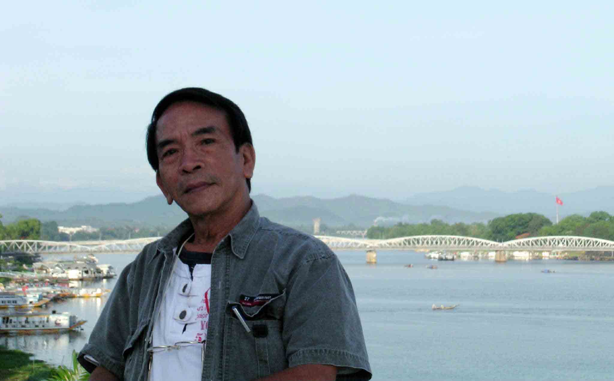 Nhà văn Hoàng Phủ Ngọc Phan: Bao năm góp nhặt tiếng cười - Ảnh 2.