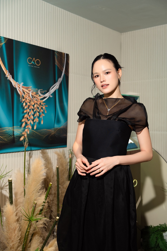 Khả Ngân hóa 'nàng tiên cá' gợi cảm, đọ sắc với Lan Khuê, Quỳnh Châu- Ảnh 8.