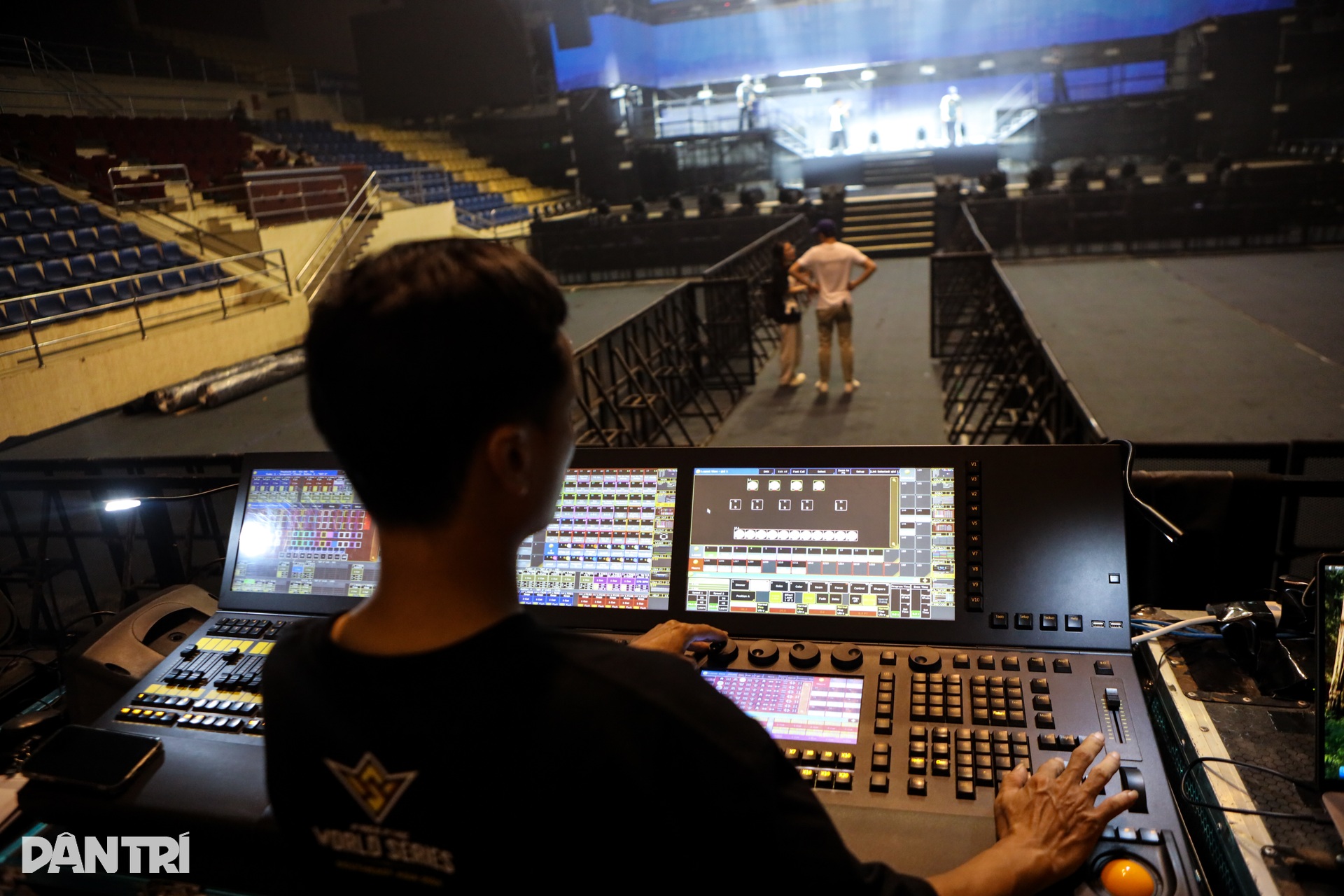 Gia tộc Anh tài sôi nổi tổng duyệt cho Tôi! Người Việt Nam tối nay - 2 Gia tộc Anh tài sôi nổi tổng duyệt cho Tôi! Người Việt Nam tối nay - 2