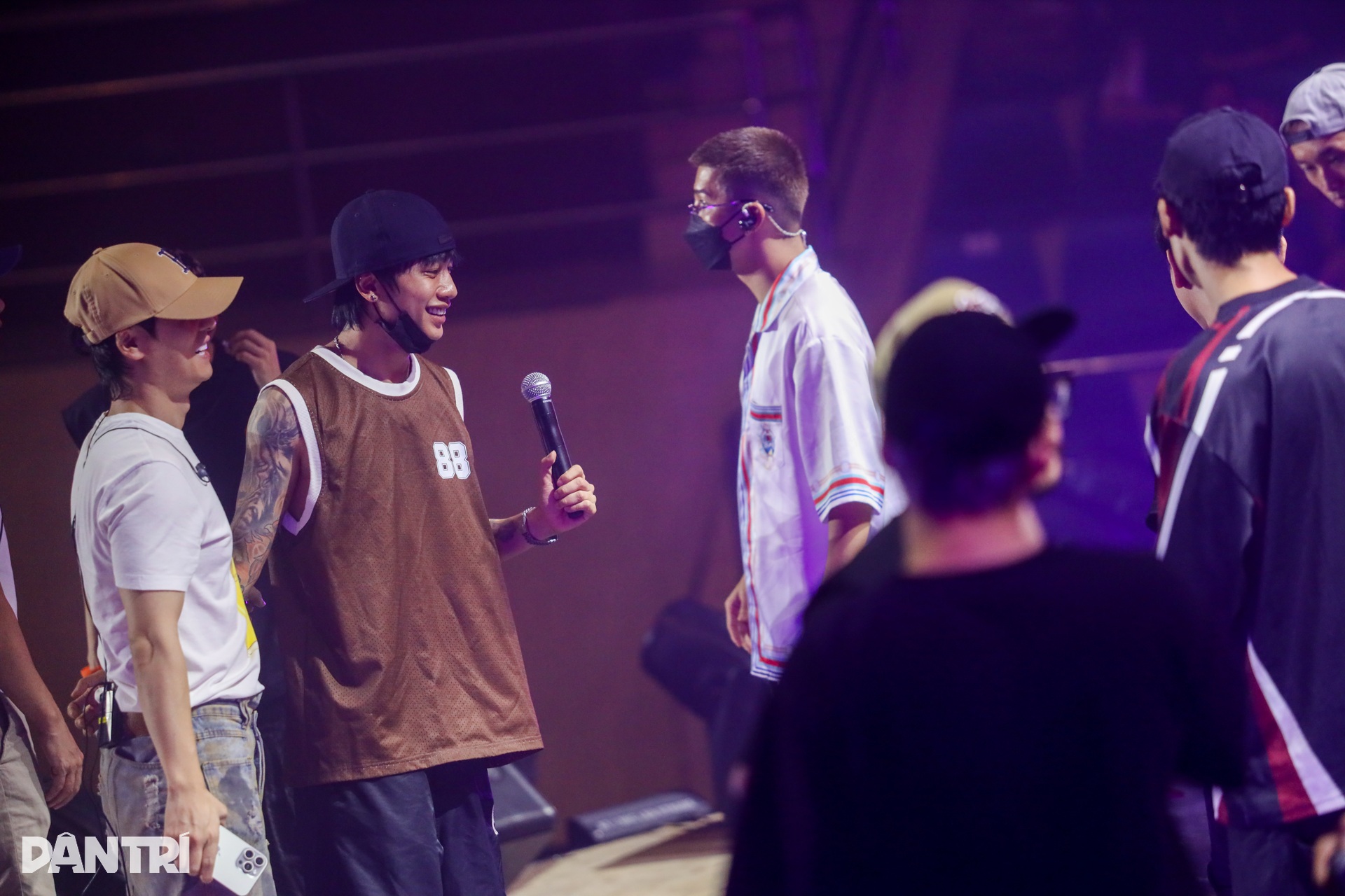 Gia tộc Anh tài sôi nổi tổng duyệt cho Tôi! Người Việt Nam tối nay - 7 Gia tộc Anh tài sôi nổi tổng duyệt cho Tôi! Người Việt Nam tối nay - 7