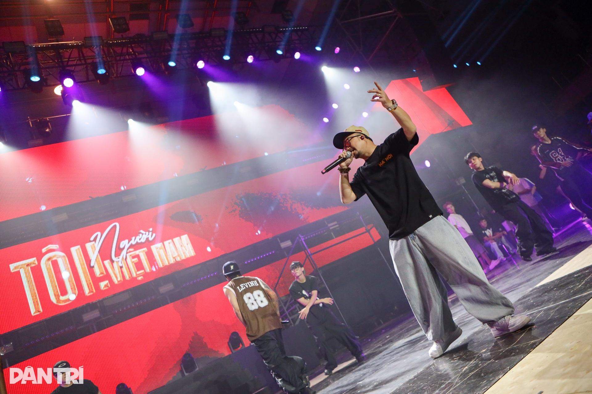 Gia tộc Anh tài sôi nổi tổng duyệt cho Tôi! Người Việt Nam tối nay - 15 Gia tộc Anh tài sôi nổi tổng duyệt cho Tôi! Người Việt Nam tối nay - 15