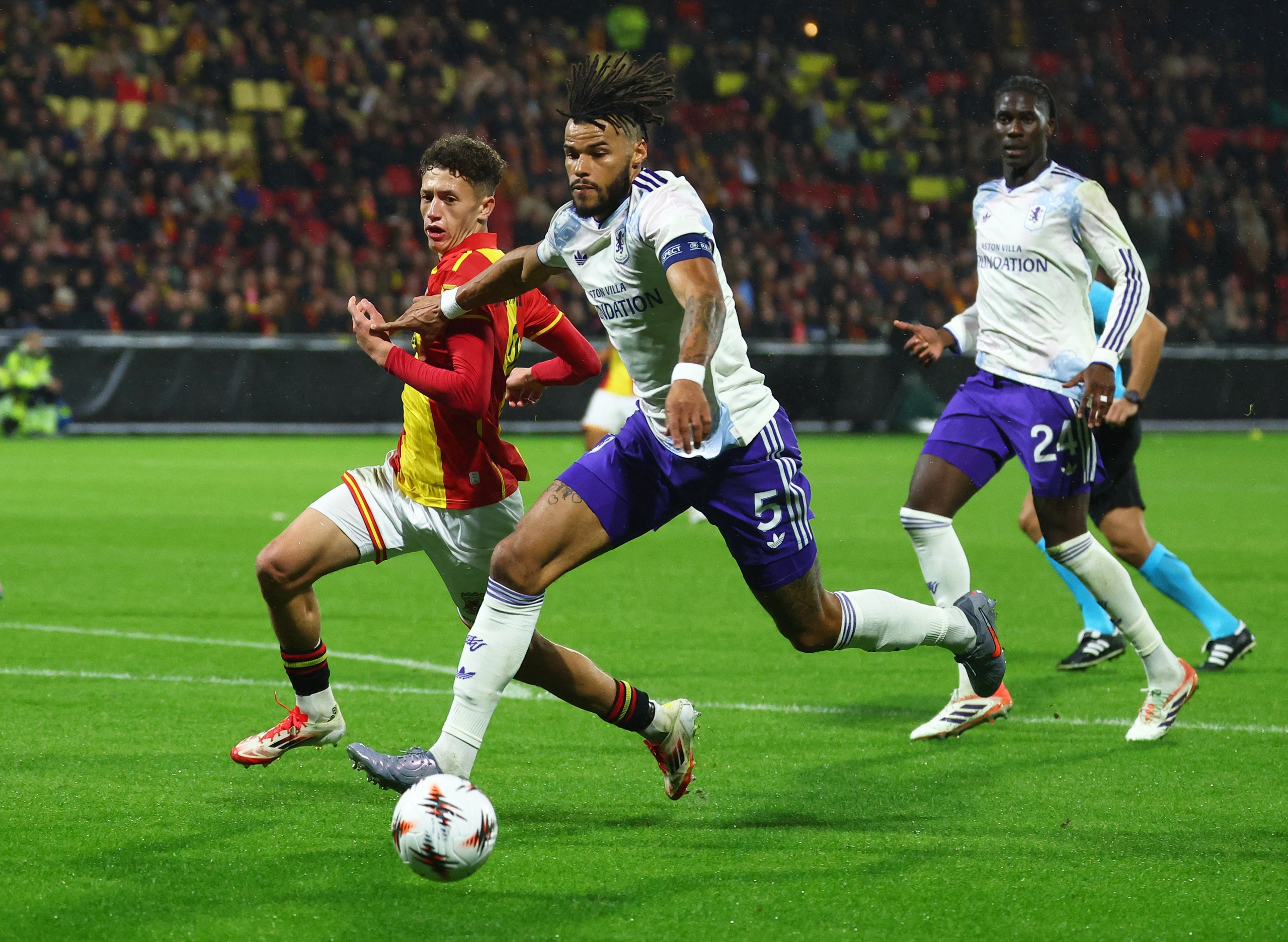 Nhận định Aston Villa vs Man City: Khi 'pháo đài' Villa Park thách thức đế chế xanh - Ảnh 3.