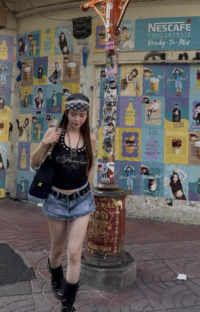 Áo tank top luôn được xem là món đồ 'dễ ghi điểm' 7 Áo tank top luôn được xem là món đồ 'dễ ghi điểm' - Ảnh 7.