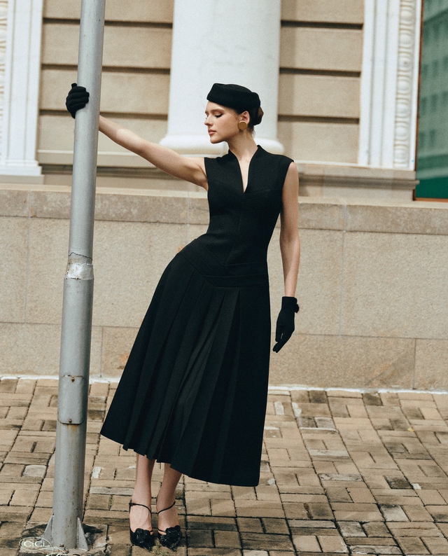 Thời trang đơn sắc, vẻ đẹp tối giản nhưng sang trọng, linh hoạt nhất tủ đồ 3 Thời trang đơn sắc, sức hút tối giản và sang trọng - Ảnh 3.