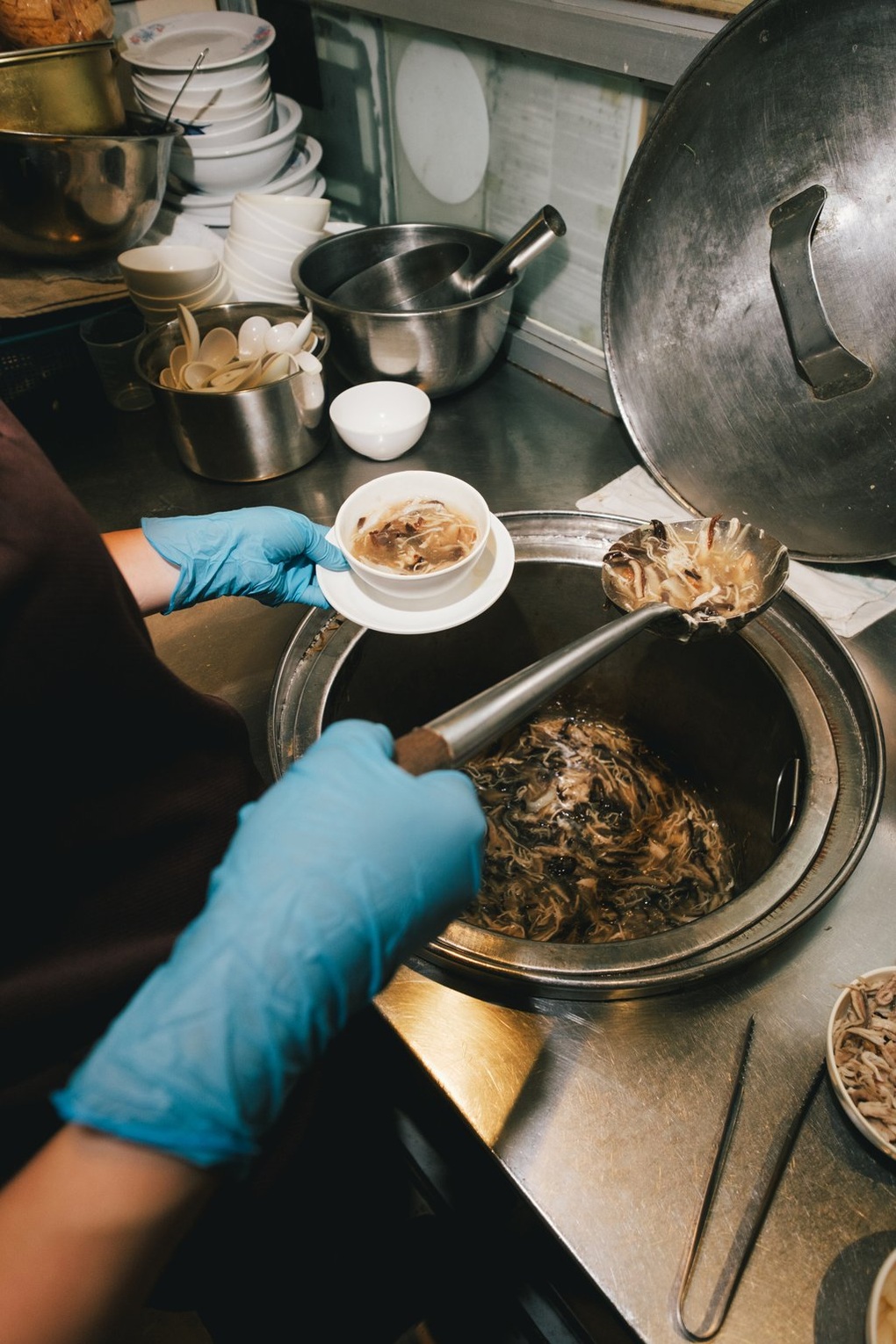 Món pizza làm từ 5 loại rắn khiến nhiều người sốc nhưng vẫn muốn nếm thử - 2