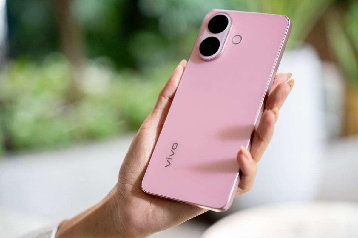 1761845310 495 smartphone giai tri da nang cho gioi tre