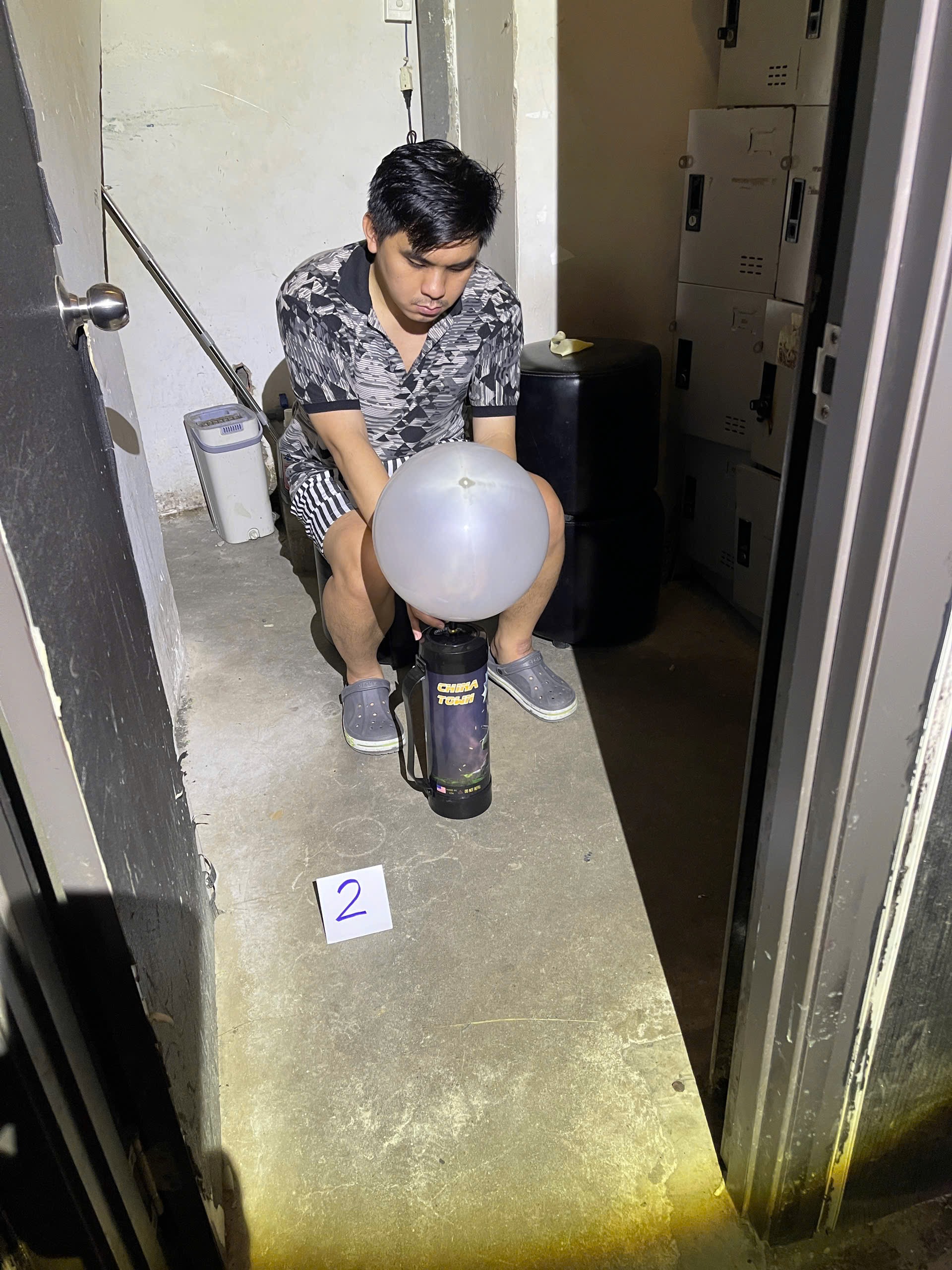 Công an TP HCM bắt chủ quán bar Destiny- Ảnh 3. Công an TP HCM bắt chủ quán bar Destiny- Ảnh 3.