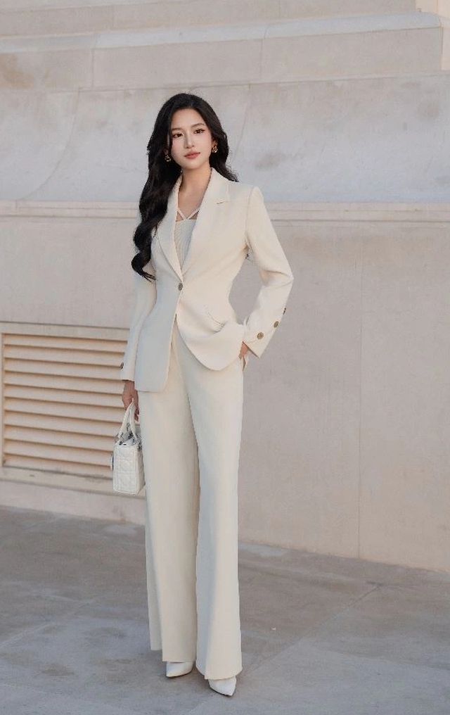 Tối giản nhưng đầy cuốn hút cùng phong cách minimalism hiện đại- Ảnh 5. Tối giản nhưng đầy cuốn hút cùng phong cách minimalism hiện đại- Ảnh 5.