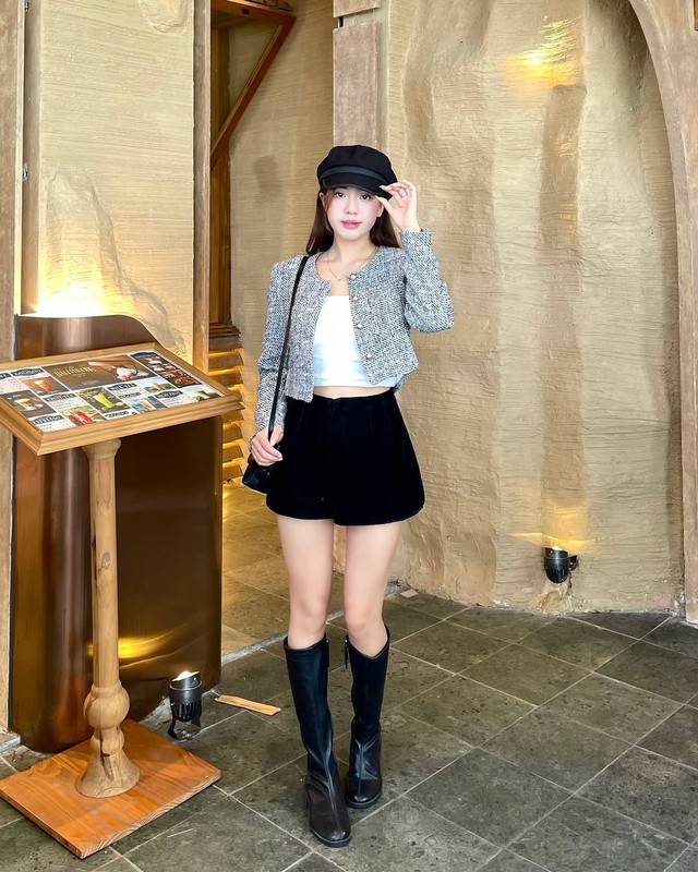 Khoe eo thon, tôn dáng cá tính với áo khoác crop top- Ảnh 8.