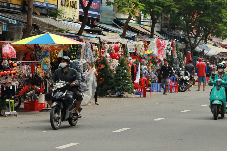 'Phố hàng mã' tại TP.HCM vắng lặng mùa Halloween, vì sao? 4 Halloween - Ảnh 4.