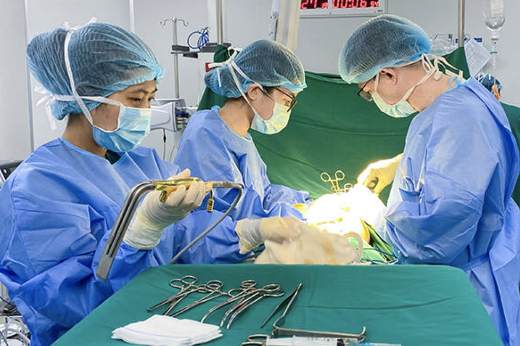 Nhiều phụ nữ gặp biến chứng nguy hiểm sau thời gian dài nâng ngực - 2