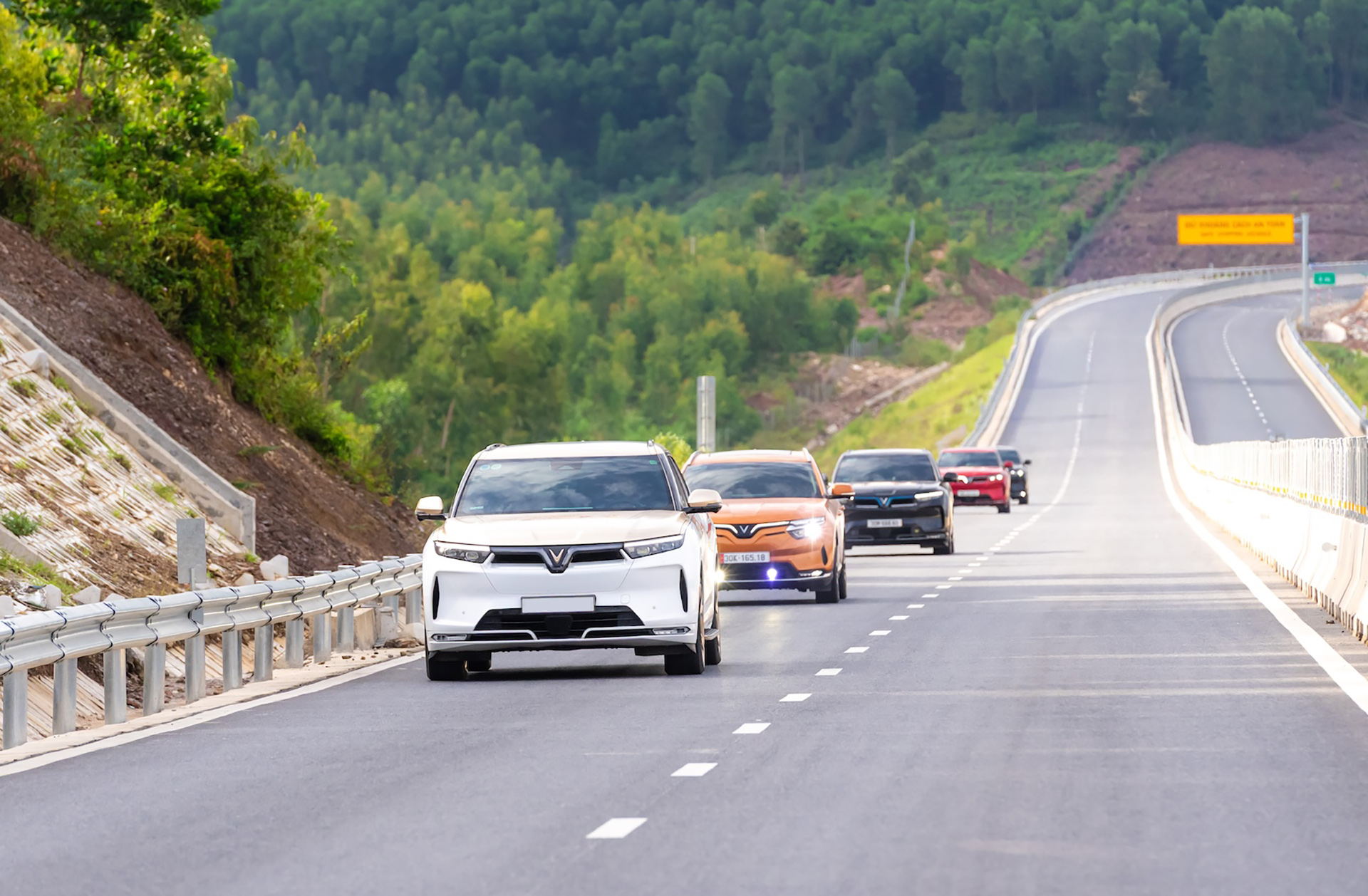 Xe điện bùng nổ, có thể chiếm 86% doanh số toàn cầu vào năm 2030- Ảnh 3.