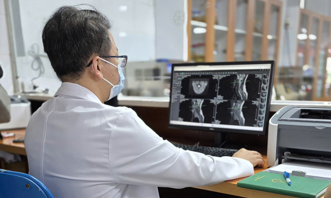 Hình ảnh tổn thương tủy sống trên bệnh nhân ngộ độc khí N2O. Ảnh: M. Thanh