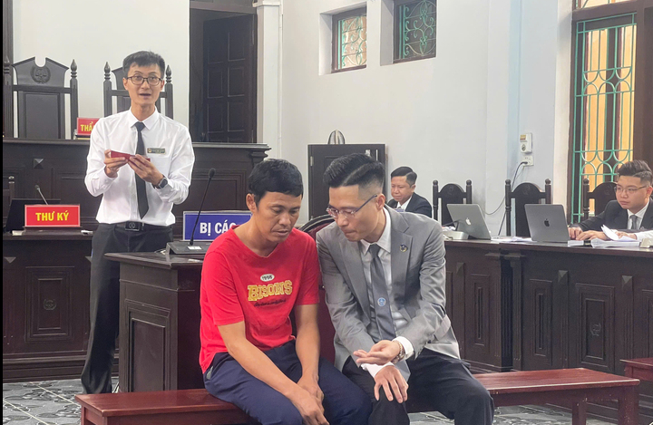 Đề nghị miễn trách nhiệm hình sự cho người nuôi gà lôi trắng - Ảnh 1.