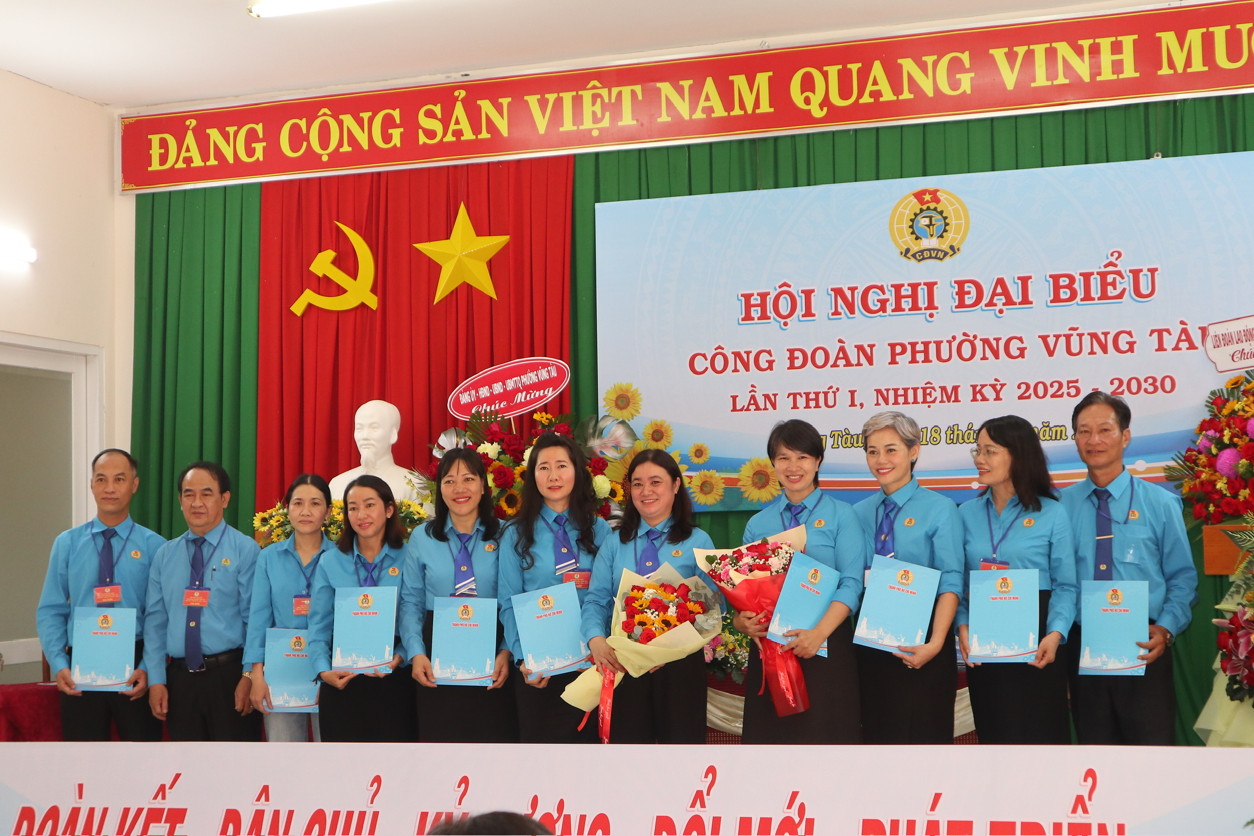 Đổi mới hoạt động để bảo vệ, chăm lo tốt hơn cho đoàn viên 3 Đổi mới hoạt động để bảo vệ, chăm lo tốt hơn cho đoàn viên - lao động - Ảnh 3.