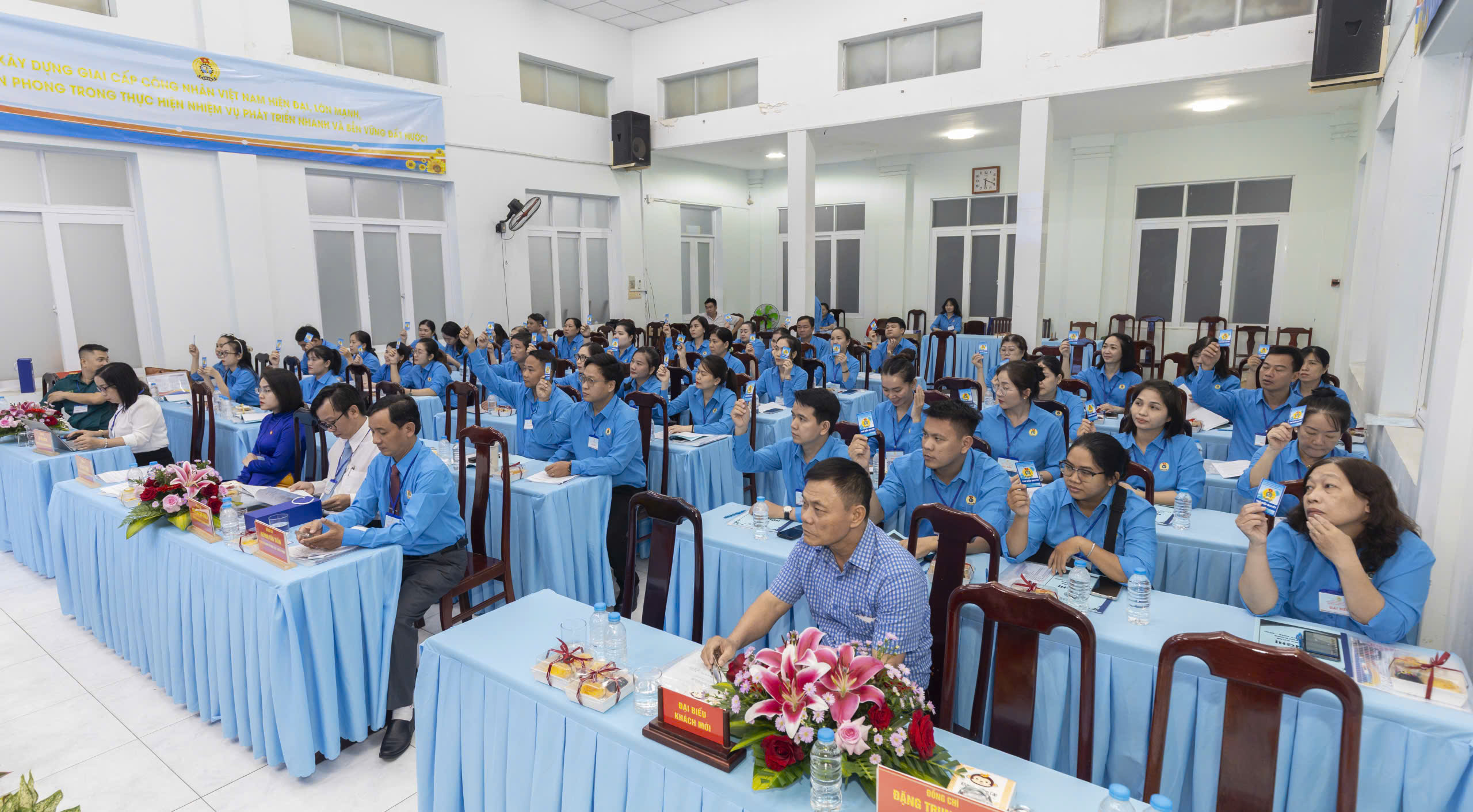 Đổi mới hoạt động để bảo vệ, chăm lo tốt hơn cho đoàn viên 10 Đổi mới hoạt động để bảo vệ, chăm lo tốt hơn cho đoàn viên - lao động - Ảnh 10.