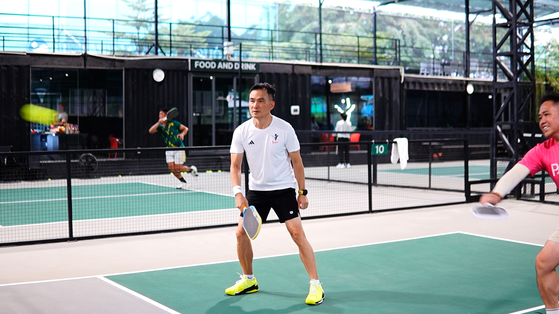 Tay vợt Tony Hoàng, diễn viên Chi Bảo góp mặt ở giải pickleball đặc biệt- Ảnh 4. Tay vợt Tony Hoàng, diễn viên Chi Bảo góp mặt ở giải pickleball đặc biệt- Ảnh 4.