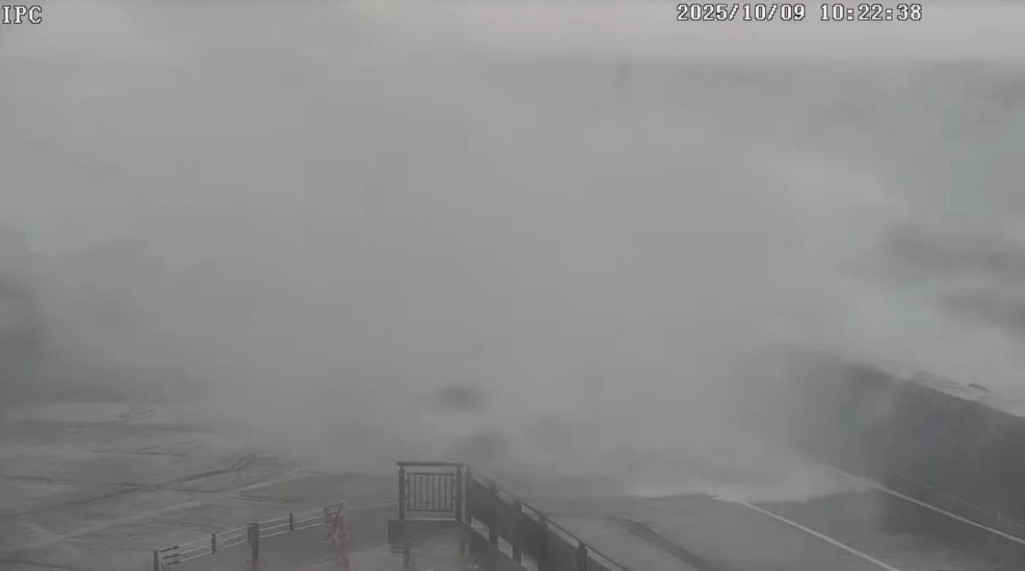 Bão Hạ Long gây lũ lụt kỷ lục ở Nhật, kích hoạt bão tuyết bất thường ở Mỹ - Ảnh 2. Bão Hạ Long gây lũ lụt kỷ lục ở Nhật, kích hoạt bão tuyết bất thường ở Mỹ - Ảnh 2.