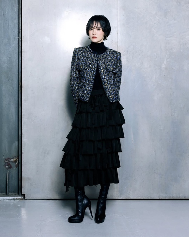 Áo khoác, điểm nhấn sành điệu gây chú ý từ phong cách đường phố 7 Làm chủ phong cách đường phố với cách diện áo khoác sành điệu này - Ảnh 7.