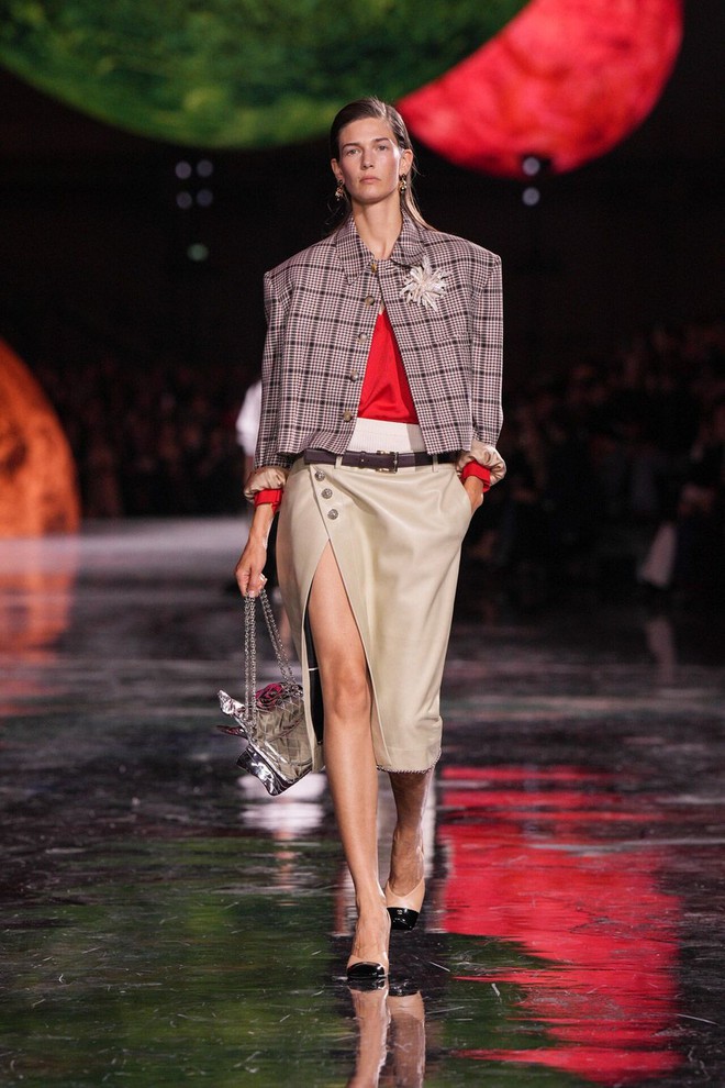 Sở hữu vẻ thần thái đắt giá nhất với phong cách hiện đại sang trọng - Ảnh 4.