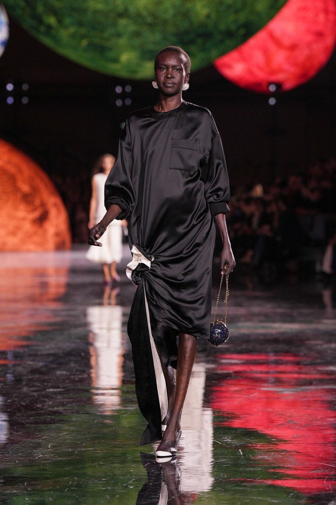 Những chiếc túi mà bạn nhất định 'phải có" vào mùa thời trang tới - Ảnh 6.