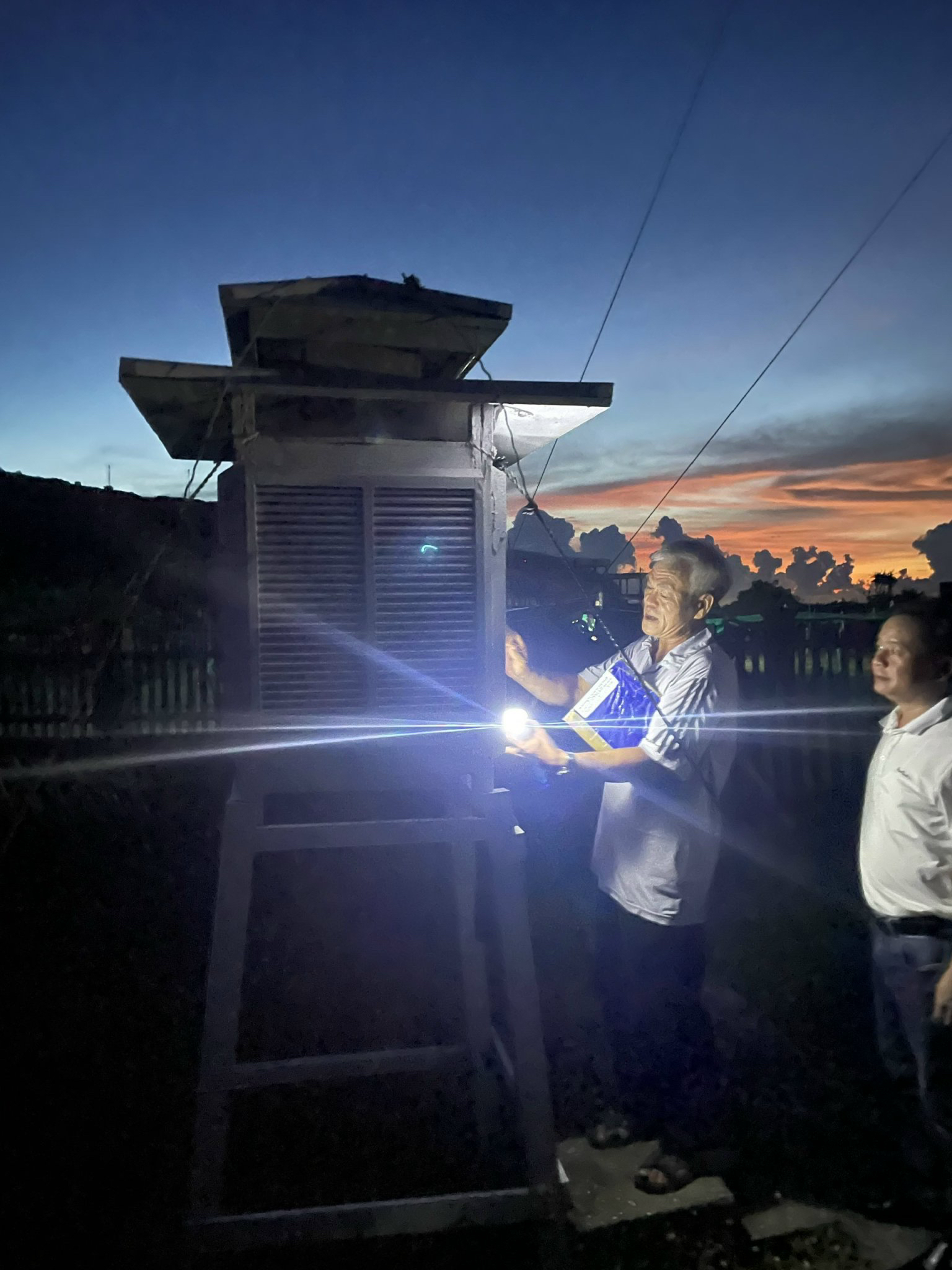 Hơn 40 năm đo gió, đếm mưa ở đảo tiền tiêu - Ảnh 4.