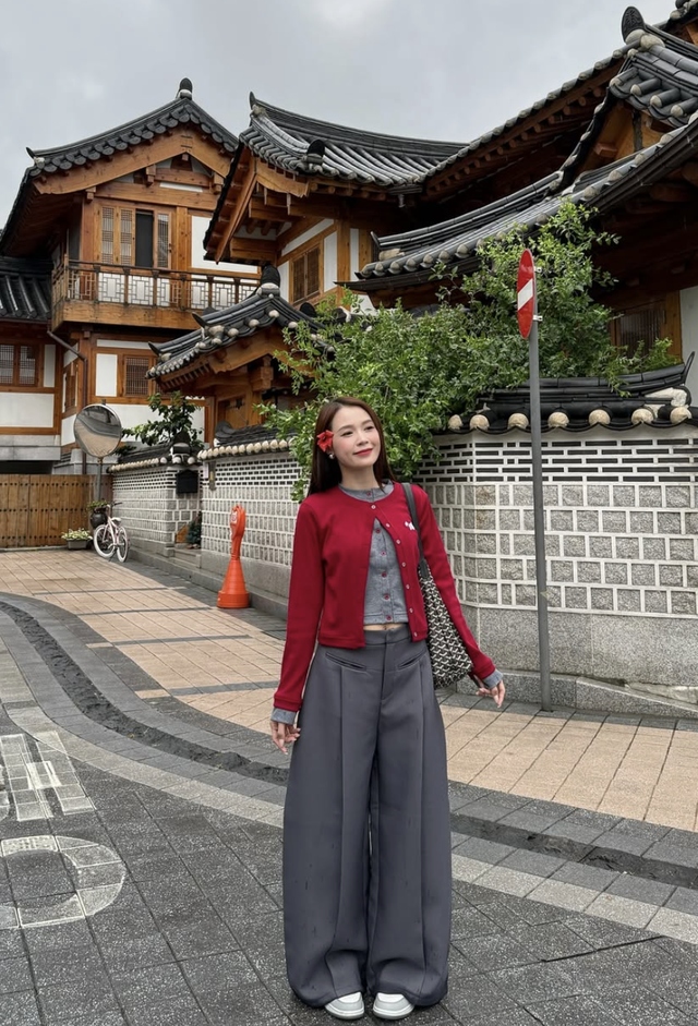 Chỉ cần áo cardigan, nàng đã có phong cách riêng đầy cuốn hút- Ảnh 6.