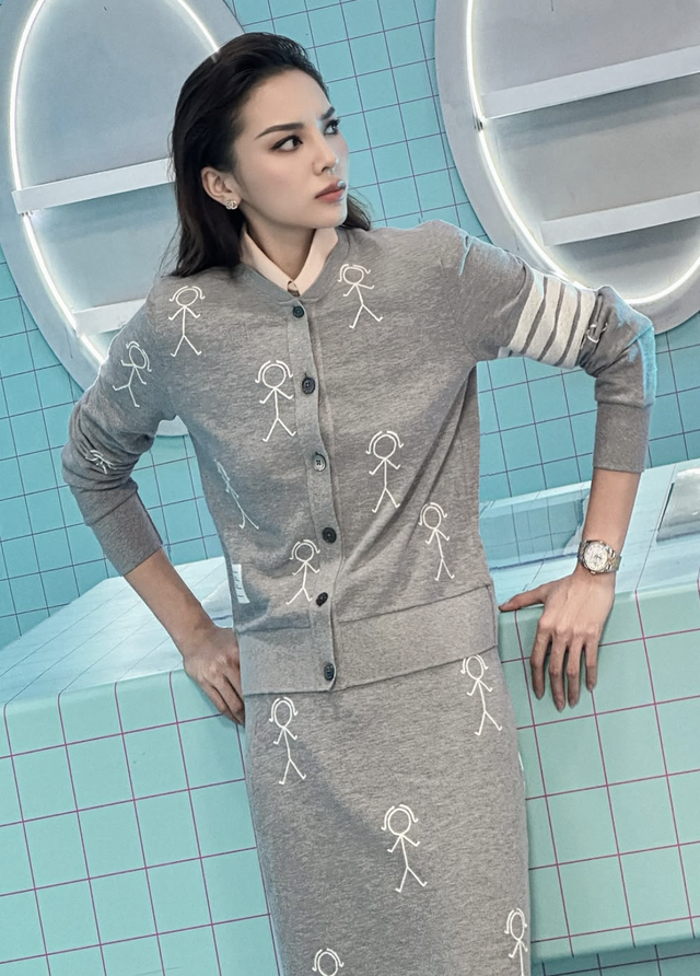 Chỉ cần áo cardigan, nàng đã có phong cách riêng đầy cuốn hút- Ảnh 9.