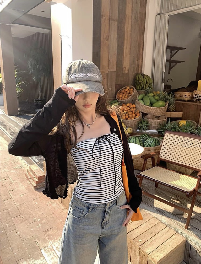 Áo khoác mỏng 'bí quyết' cho những ngày thu gió nhẹ - Ảnh 2.