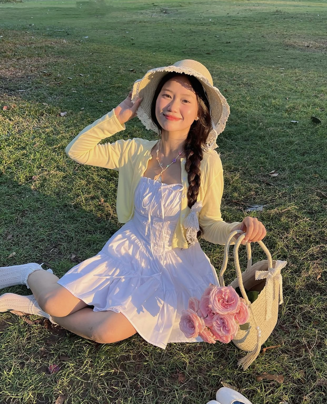 Áo khoác mỏng 'bí quyết' cho những ngày thu gió nhẹ - Ảnh 6.