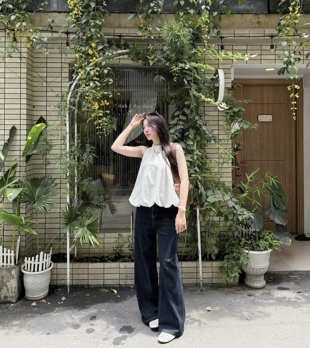 Áo bí phồng tôn lên đôi vai trần, chinh phục mọi ánh nhìn - Ảnh 2.