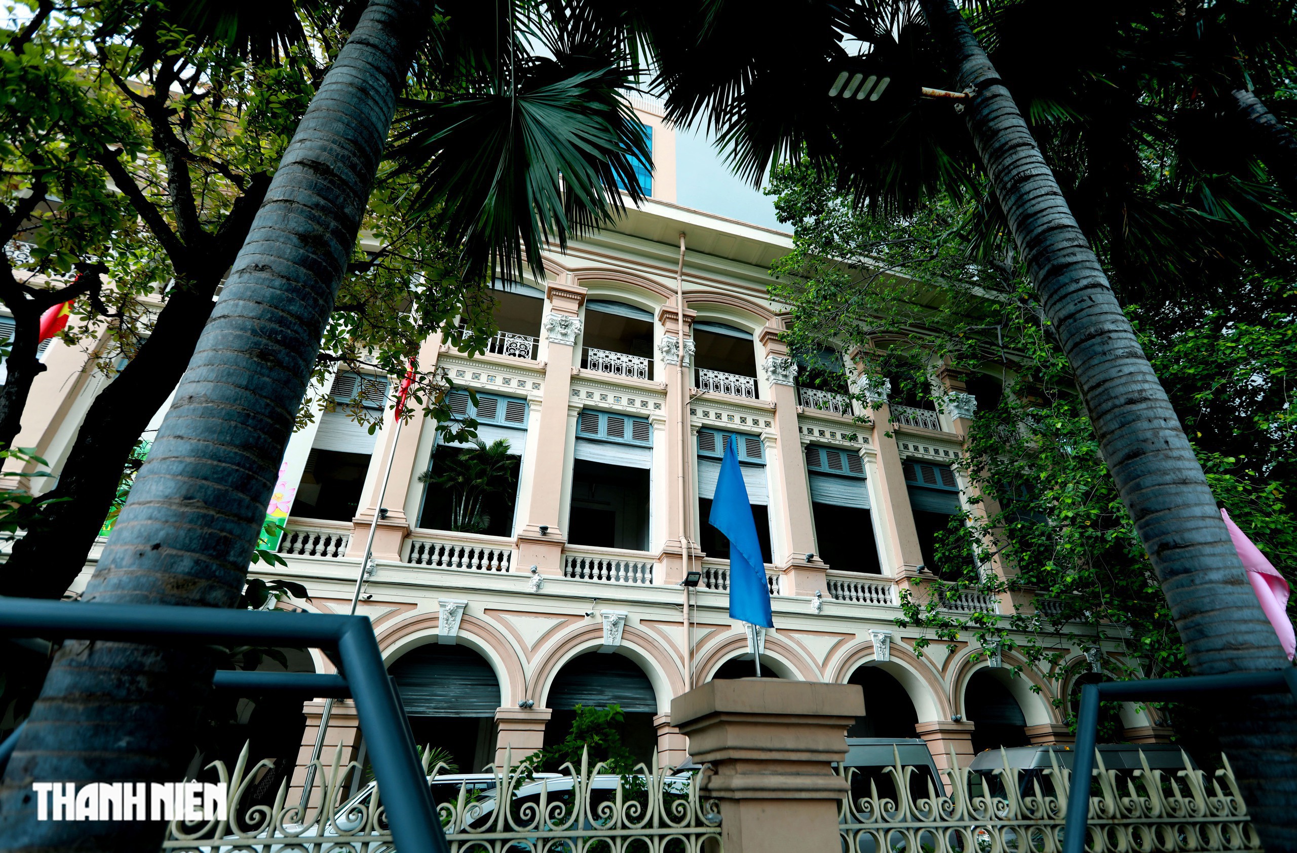 Tòa nhà hơn 100 năm ở TP.HCM mang dấu ấn kiến trúc Pháp Độc đáo - Ảnh 7. Tòa nhà hơn 100 năm ở TP.HCM mang dấu ấn kiến trúc Pháp Độc đáo - Ảnh 7.