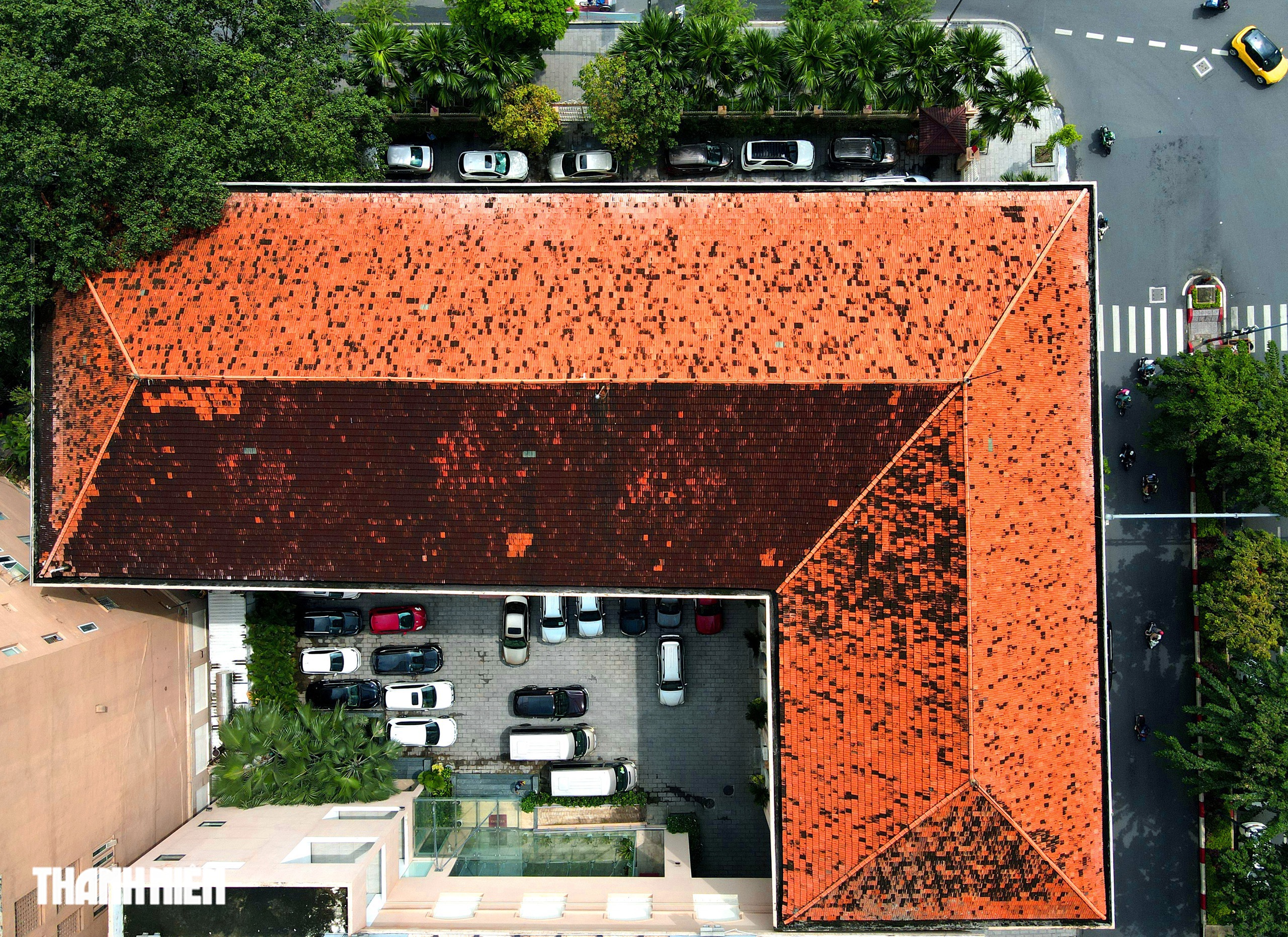 Tòa nhà hơn 100 năm ở TP.HCM mang dấu ấn kiến trúc Pháp Độc đáo - Ảnh 13. Tòa nhà hơn 100 năm ở TP.HCM mang dấu ấn kiến trúc Pháp Độc đáo - Ảnh 13.