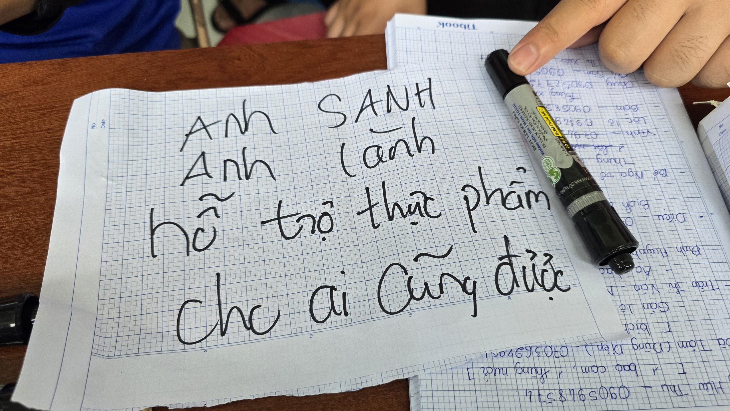 Đà Nẵng mưa lũ gây cô lập 10 xã người dân cùng nhau chi viện thực phẩm - Ảnh 6.