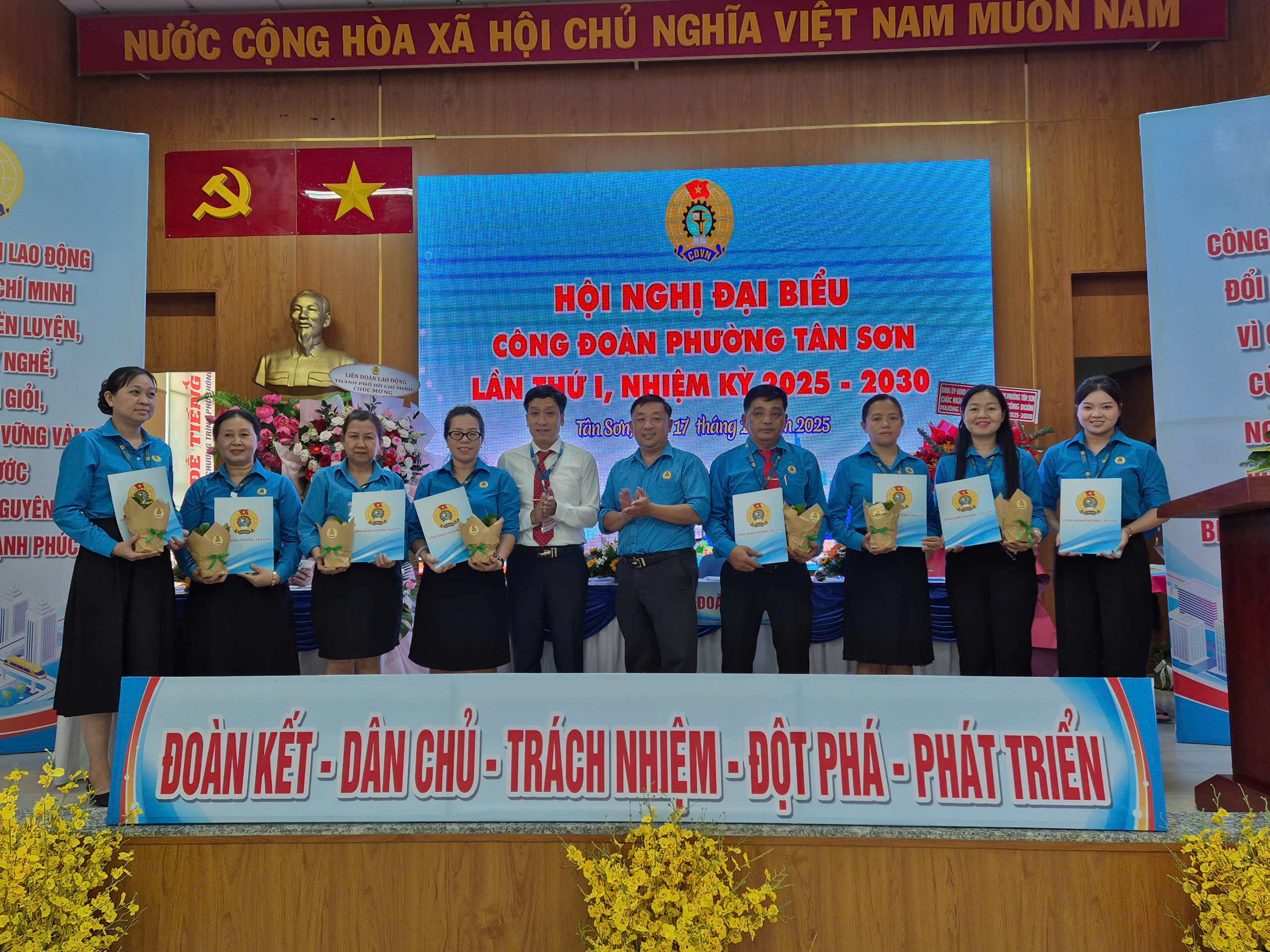 Công đoàn phường Tân Sơn: Xây dựng tổ chức Công đoàn vững mạnh toàn diện - Ảnh 2.