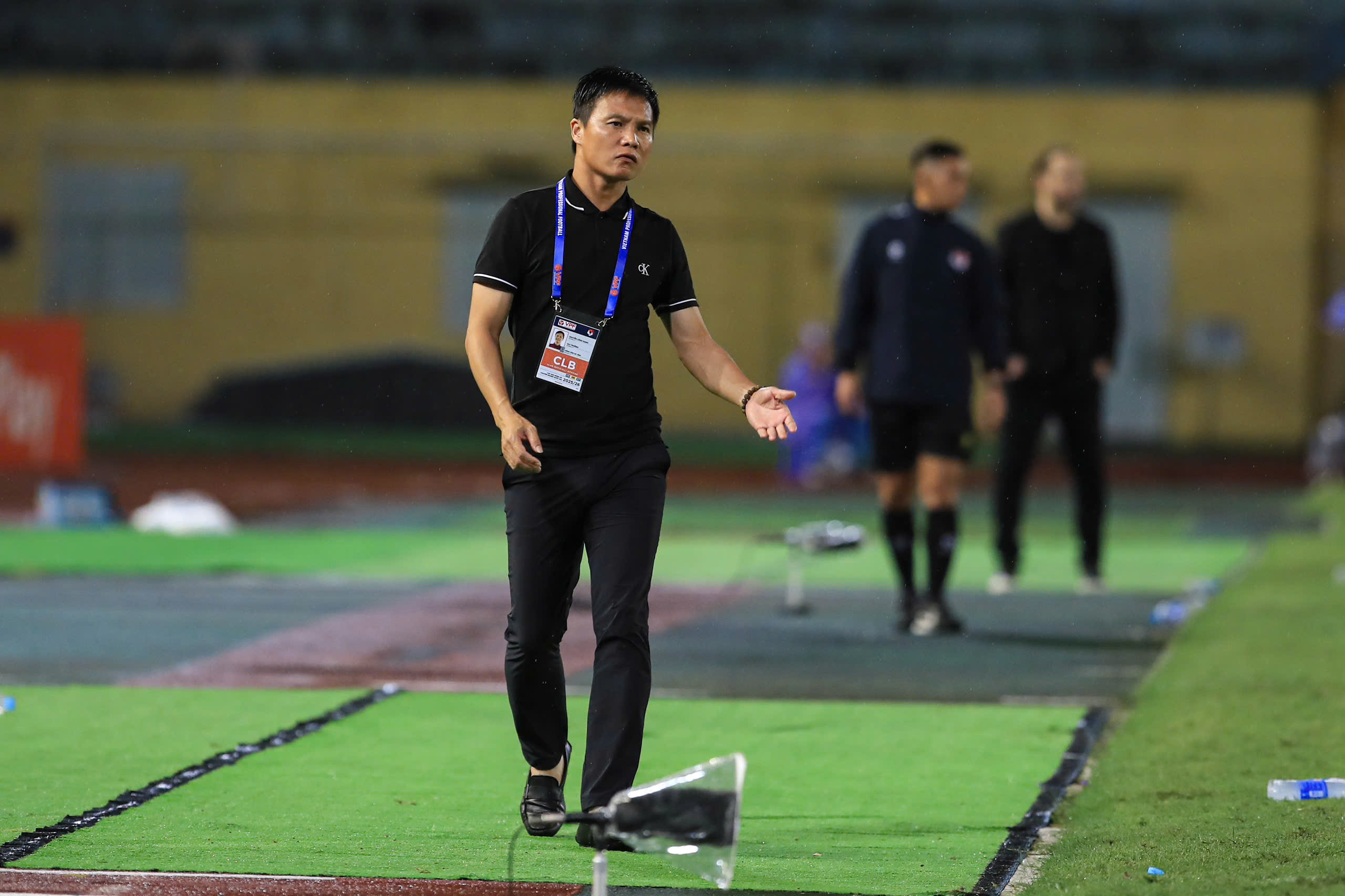 'Cối xay' V-League khắc nghiệt, càng giúp HLV nội lên tay?- Ảnh 3. 'Cối xay' V-League khắc nghiệt, càng giúp HLV nội lên tay?- Ảnh 3.