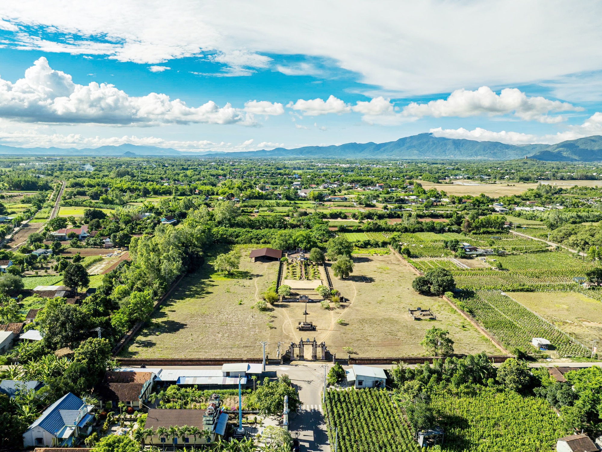 - Ảnh 2. - Ảnh 2.