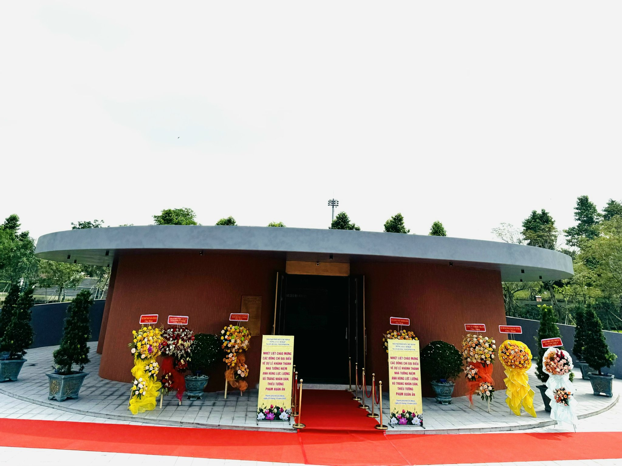 Cận cảnh khu tưởng niệm nhà tình báo Phạm Xuân Ẩn hơn 11 tỉ đồng- Ảnh 4. Cận cảnh khu tưởng niệm nhà tình báo Phạm Xuân Ẩn hơn 11 tỉ đồng- Ảnh 4.