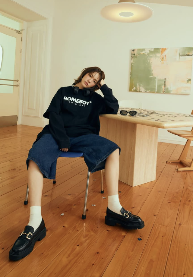 Giày loafer chinh phục mọi xu hướng thời trang mùa thu này- Ảnh 3. Giày loafer chinh phục mọi xu hướng thời trang mùa thu này- Ảnh 3.