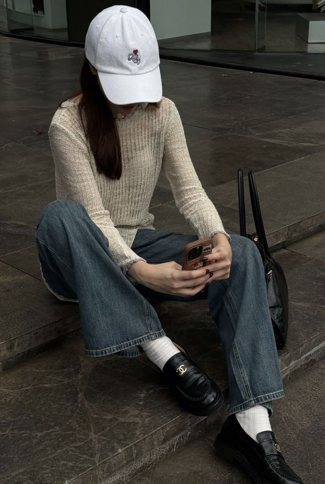 Giày loafer chinh phục mọi xu hướng thời trang mùa thu này- Ảnh 5. Giày loafer chinh phục mọi xu hướng thời trang mùa thu này- Ảnh 5.