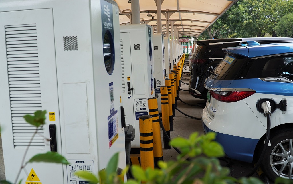 Tại sao thời gian sạc xe điện thực tế khác hãng công bố? - Ảnh 2.