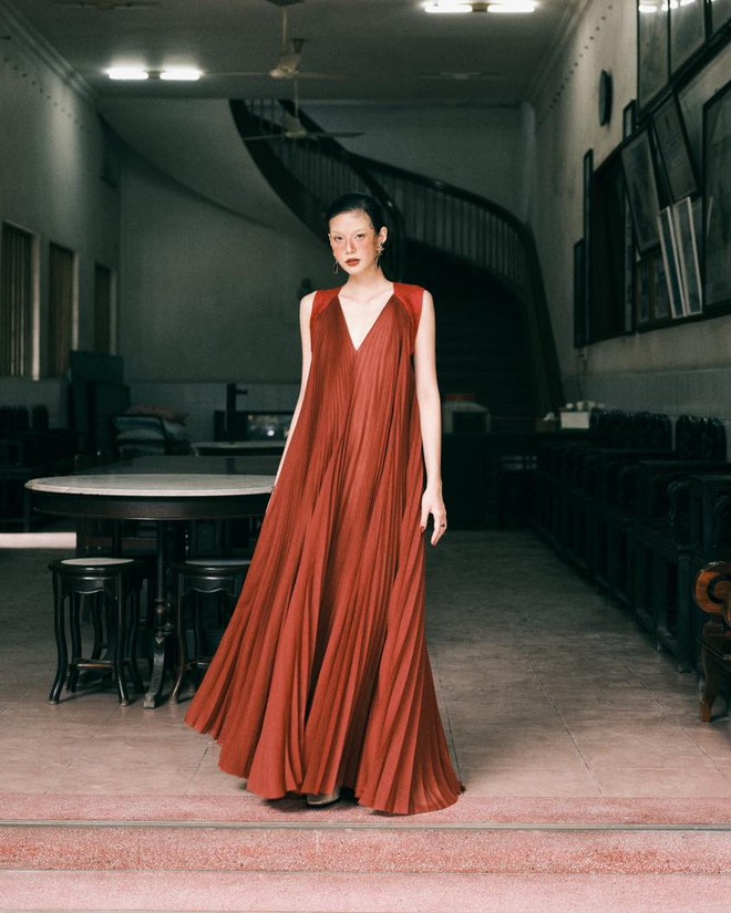 Váy suông, món đồ tối giản hoàn hảo cho mọi dịp- Ảnh 3. Váy suông, món đồ tối giản hoàn hảo cho mọi dịp- Ảnh 3.