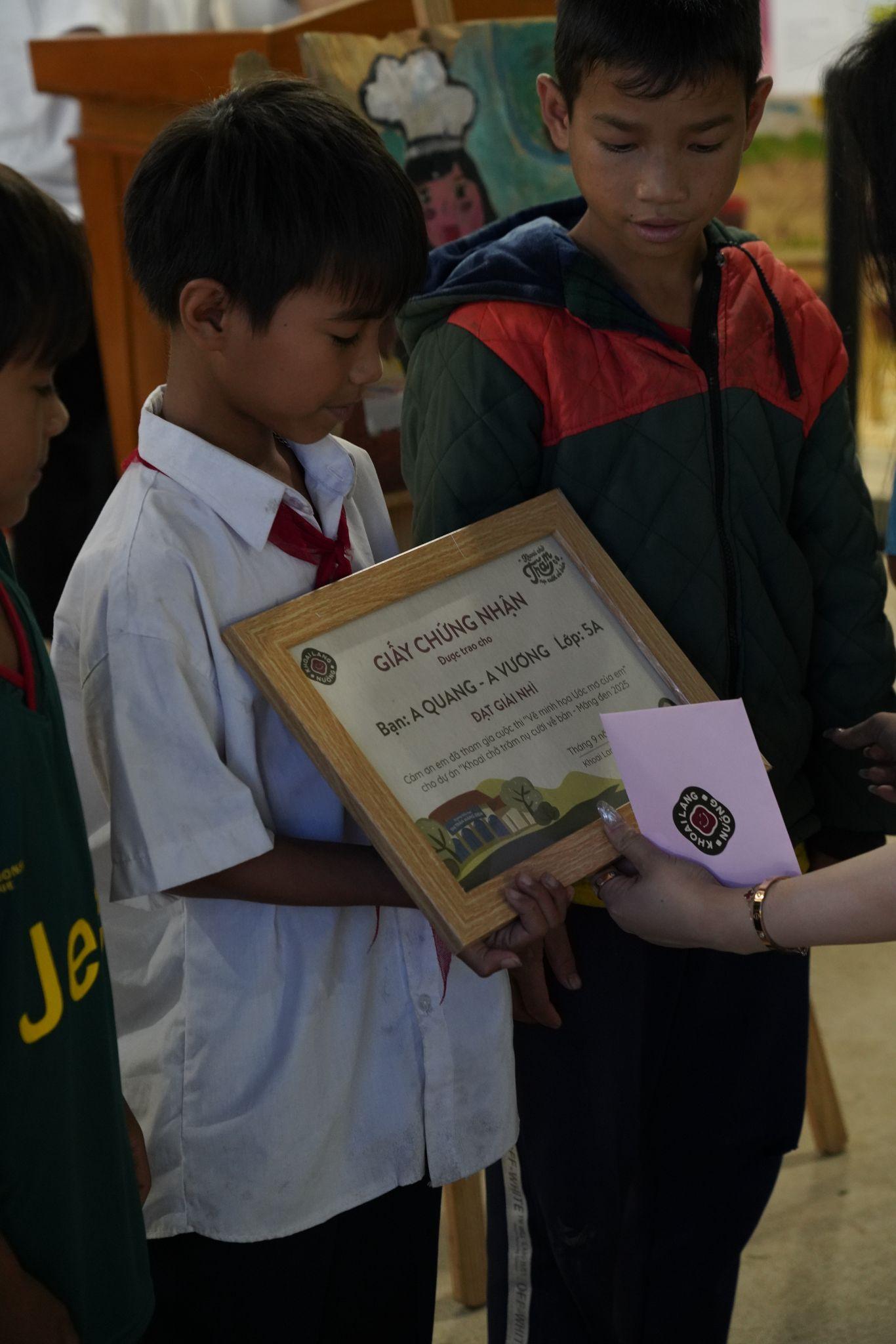 1761864751 299 Khi tam long pho thi dap lai nu cuoi vung