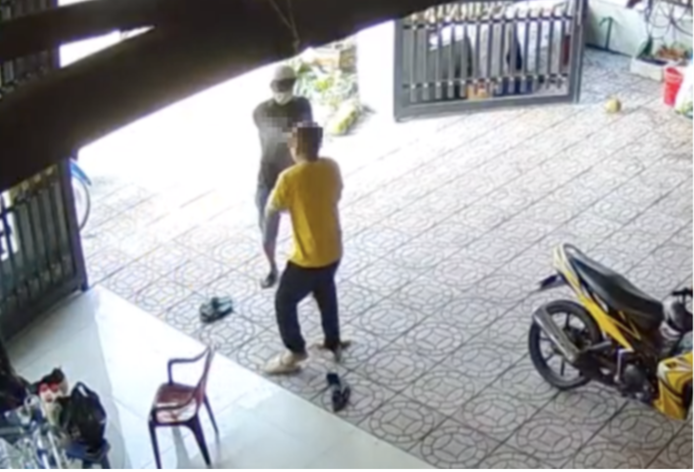 Diễn biến phức tạp vụ tai nạn giao thông ở Vĩnh Long làm nữ sinh tử vong - Ảnh 2. Diễn biến phức tạp vụ tai nạn giao thông ở Vĩnh Long làm nữ sinh tử vong - Ảnh 2.