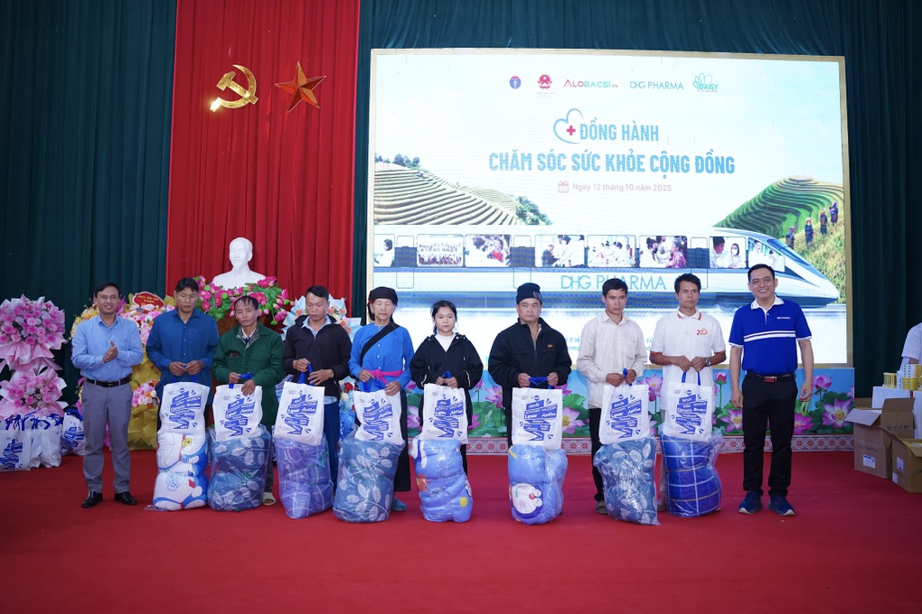 Hành trình DHG Pharma gieo yêu thương, mang nắng ấm đến Lào Cai - 5