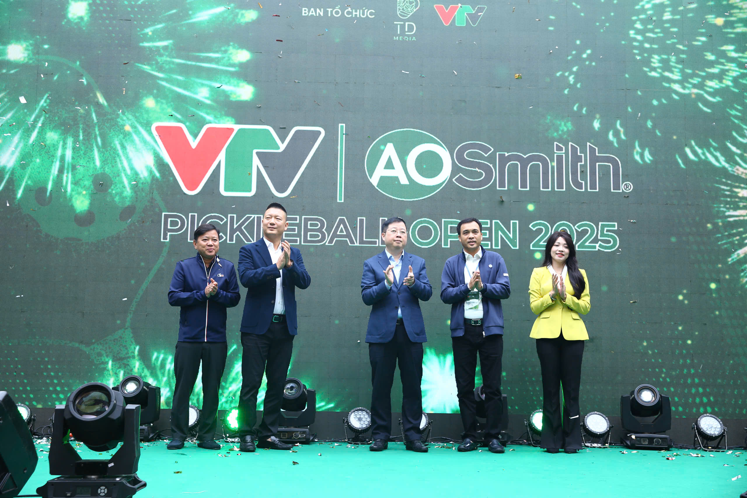 Pickleball: Quang Dương và Vinh Hiển cùng tranh tài ở giải có công nghệ 'xịn', tiền thưởng lớn- Ảnh 4. Pickleball: Quang Dương và Vinh Hiển cùng tranh tài ở giải có công nghệ 'xịn', tiền thưởng lớn- Ảnh 4.